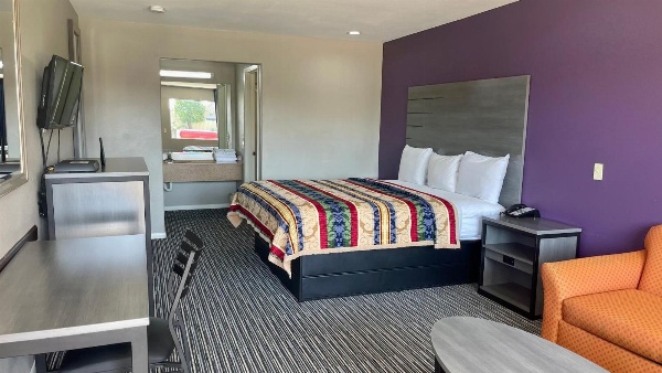 Executive Inn and Suites Houston image 2