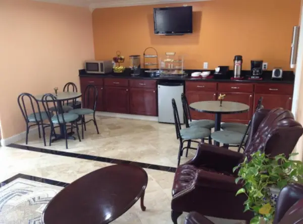 Executive Inn and Suites Houston 5